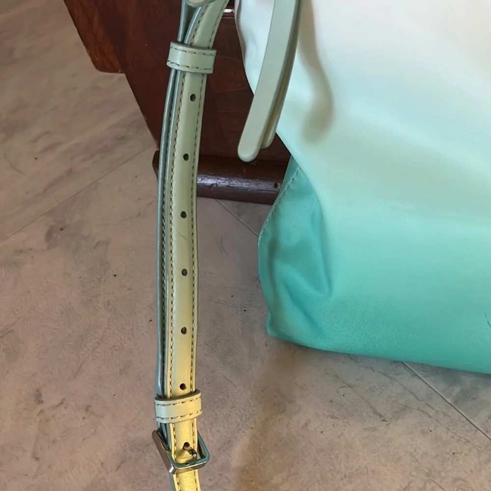Kate Spade  nearly new  2 piece Nylon Travel crossbody& Makeup Bag  Ombre  Clean
